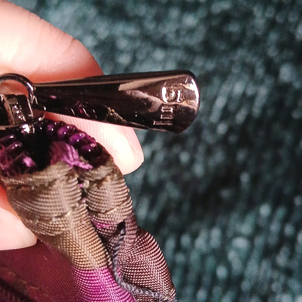 Lug Pouch - Picture 5 of 7